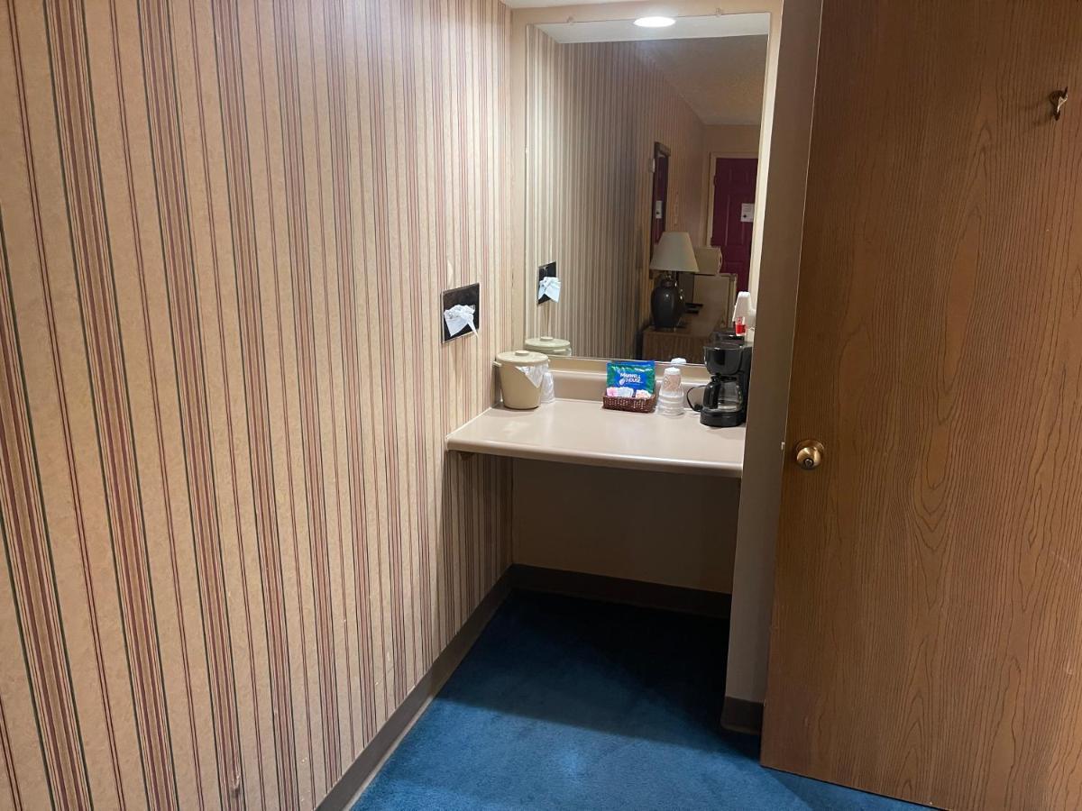 Albion Dollinger'S Motor Inn المظهر الخارجي الصورة